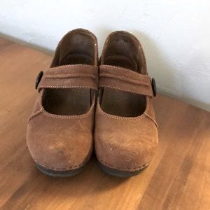 Dansko Crepe Shimmering Mary Jane size 38